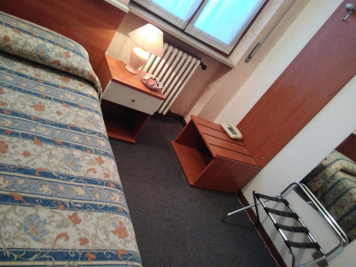 Hotel Elena Βερόνα Εξωτερικό φωτογραφία