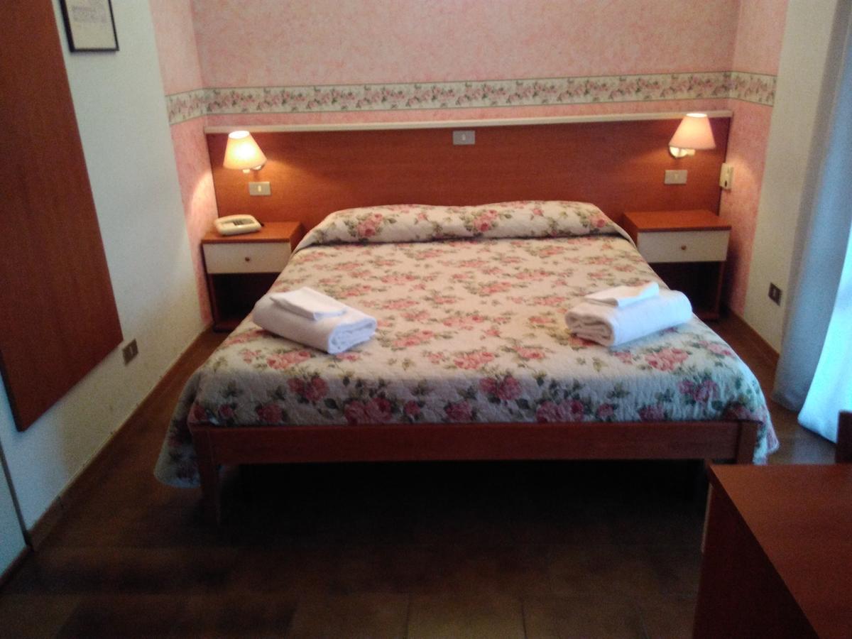 Hotel Elena Βερόνα Εξωτερικό φωτογραφία