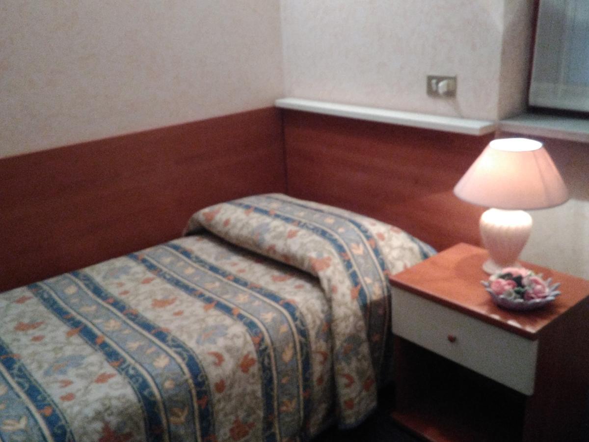 Hotel Elena Βερόνα Εξωτερικό φωτογραφία